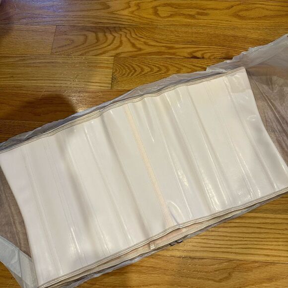 EESIM 6XL Latex corset cream waist cincher - Picture 3 of 4